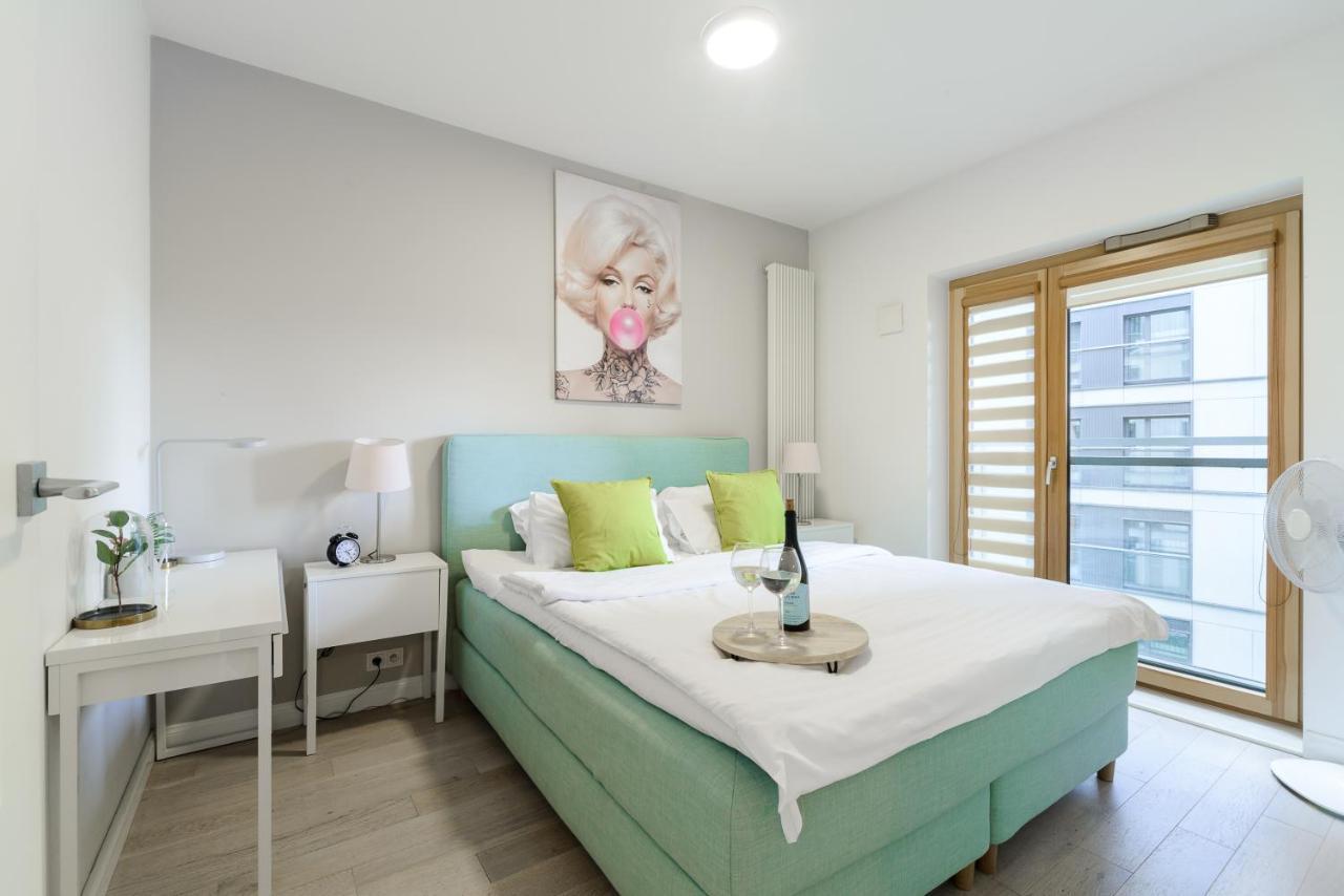 Luxury Apartment On Grzybowska Street วอร์ซอ ภายนอก รูปภาพ
